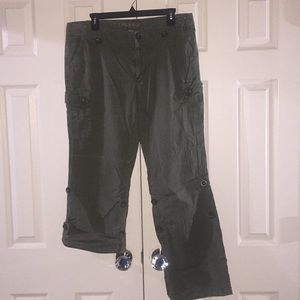 Cargo pants that can be folded up